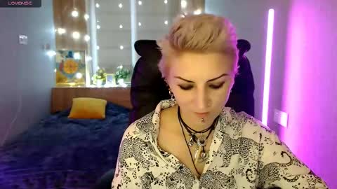 sweet_n_strong online show from December 1, 1:31 pm