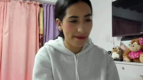 Nhaomy online show from April 15, 6:17 am