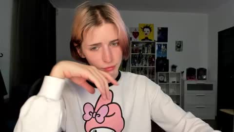 kira online show from March 11, 10:35 pm