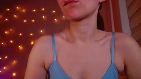 Snapshot of sweet_rosely chatting on February 17, 11:11 pm Sweet Rosely online show from February 17, 11:11 pm