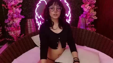 Roxanee online show from December 22, 12:45 pm