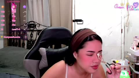 Leah online show from May 13, 9:19 am