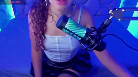 Snapshot of sweet_venus4 chatting on February 25, 2:26 pm sweet_venus4 online show from February 25, 2:26 pm