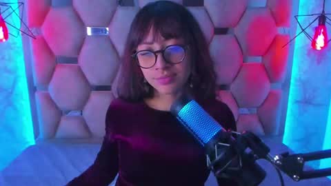 Snapshot of sweet_venus4 chatting on February 20, 2:35 pm sweet_venus4 online show from February 20, 2:35 pm