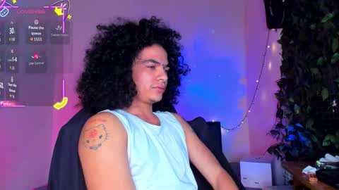 Steven independent model online show from February 20, 12:18 pm