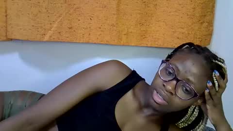 sweet_zarah online show from February 13, 1:09 am