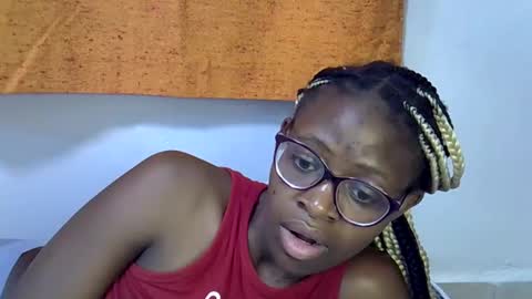 sweet_zarah online show from February 16, 8:01 am