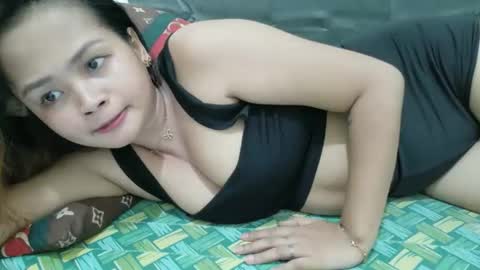 sweetasianforu online show from October 12, 9:13 am