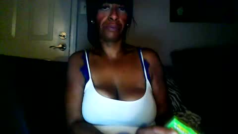 sweetaztee online show from October 15, 7:00 am