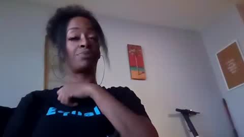 sweetaztee online show from February 5, 11:50 pm