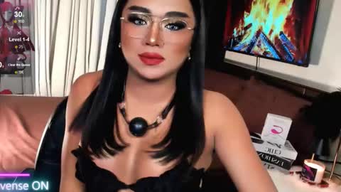 bella online show from November 4, 12:01 am