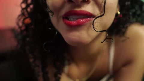 Salom independent model online show from September 15, 6:53 pm