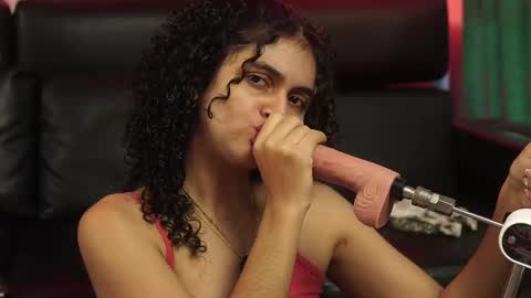 Salom independent model online show from October 7, 9:55 pm