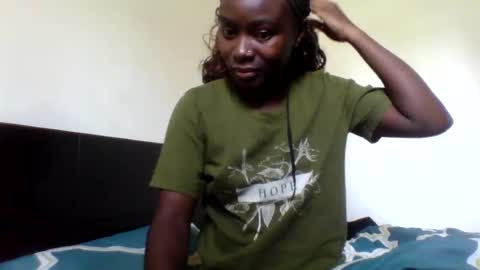 sweetgurl05 online show from June 19, 7:25 am
