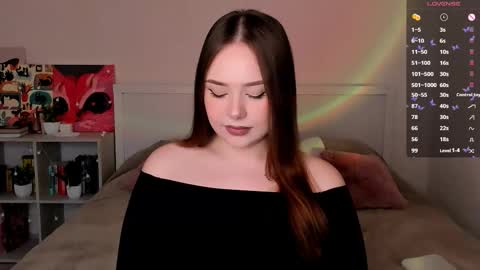 Hannah online show from March 28, 2:40 pm