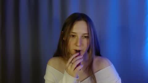 Annie online show from December 4, 8:30 pm