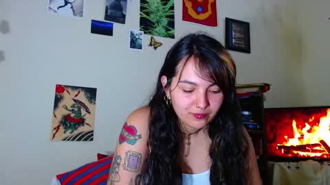 Snapshot of sweetie_maryy chatting on January 31, 4:38 pm Maria  my insta sweetie maryy   online show from January 31, 4:38 pm