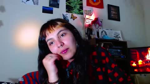 Snapshot of sweetie_maryy chatting on February 24, 4:38 am Maria  my insta sweetie maryy   online show from February 24, 4:38 am