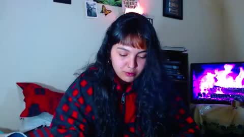 Snapshot of sweetie_maryy chatting on February 16, 4:42 am Maria  my insta sweetie maryy   online show from February 16, 4:42 am