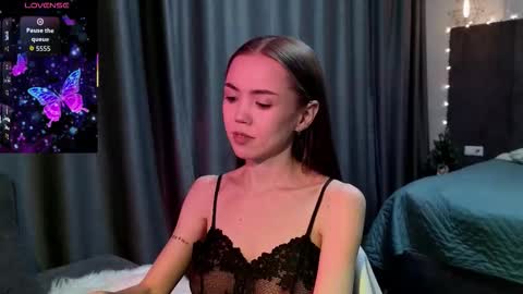 sweetieee_kira online show from January 17, 9:45 pm