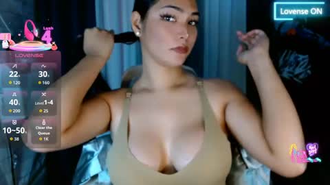 sweetiefox1 online show from May 27, 1:45 am