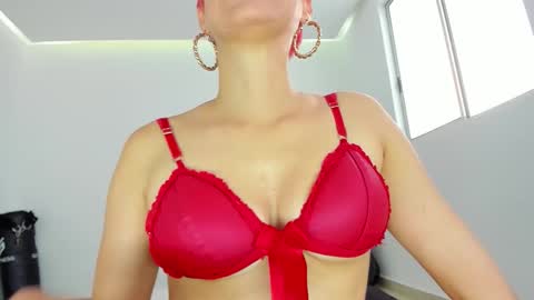 Azulandvioleta online show from February 21, 11:57 am