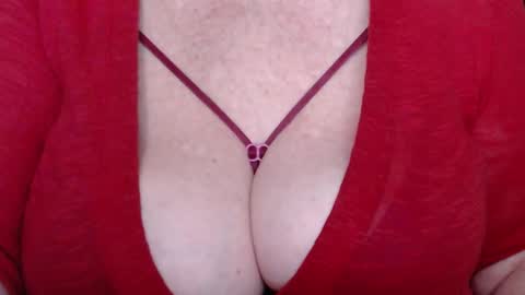 Snapshot of sweetli_angel chatting on October 21, 12:49 am sweetli_angel online show from October 21, 12:49 am