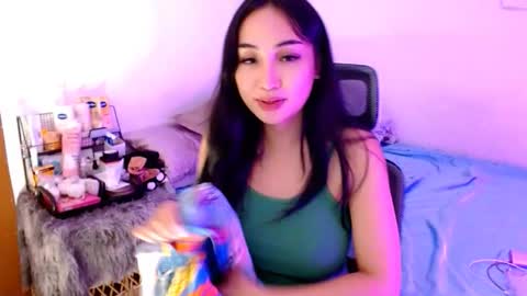 Lilly online show from October 24, 5:19 am