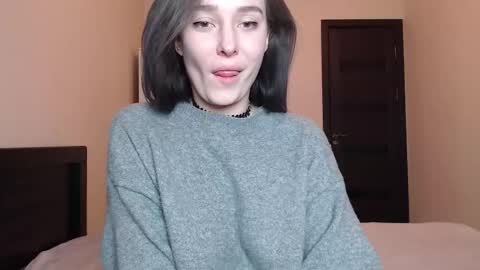 Mia online show from January 12, 8:05 pm