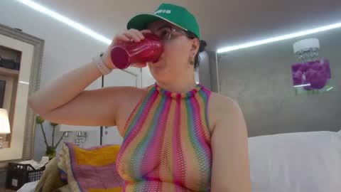 SweetRaisa online show from May 3, 1:33 am