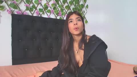 sweetscaarlett online show from April 15, 4:32 pm