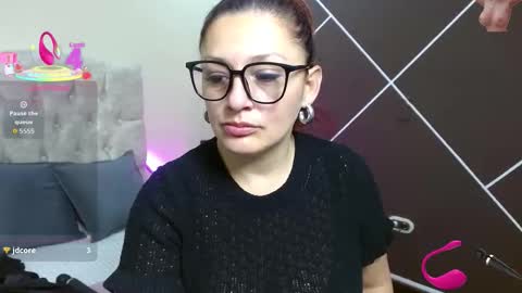 Scarlet online show from November 8, 12:30 pm