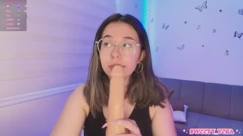 Veronica Independent Model online show from April 8, 2:20 pm