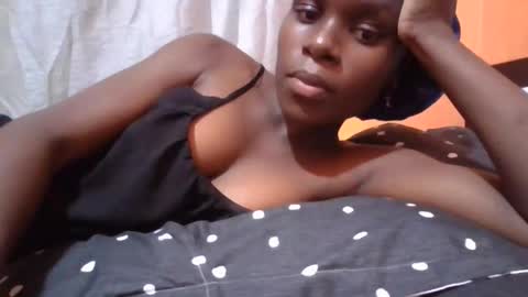 sweetvallerie online show from April 3, 6:15 pm