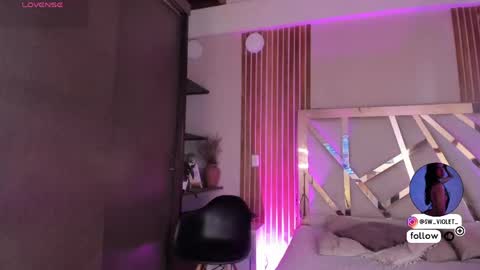 sweetviolet___ online show from April 22, 12:34 pm