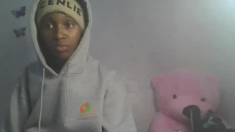 sweetypussy01 online show from October 30, 7:25 pm