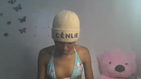 sweetypussy01 online show from October 29, 7:14 pm