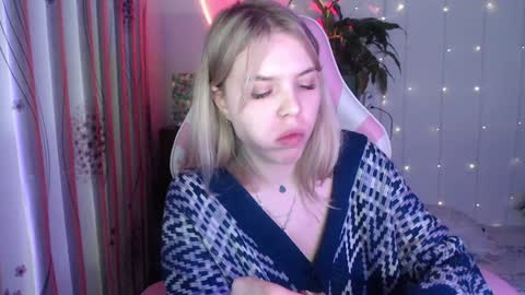 Hannah VACATION 17 - 27 AUGUST online show from December 15, 10:15 pm