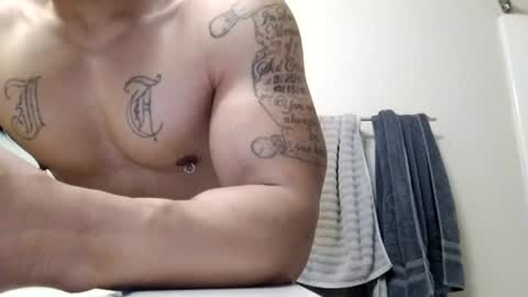 swollenhelmenthead online show from July 28, 11:37 pm