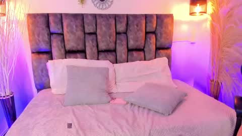 Kari  online show from April 16, 7:47 pm