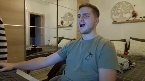 syl092 online show from December 3, 7:14 pm