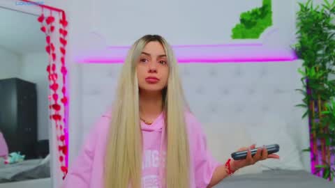 Snapshot of taahiraarabian chatting on March 11, 1:23 pm Arianna online show from March 11, 1:23 pm