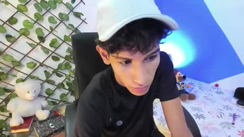 Tashi00 online show from March 8, 2:37 am