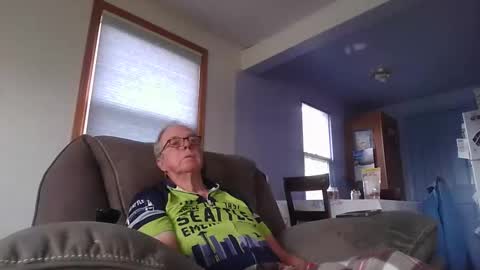 tacrunner66_ online show from April 18, 12:01 am