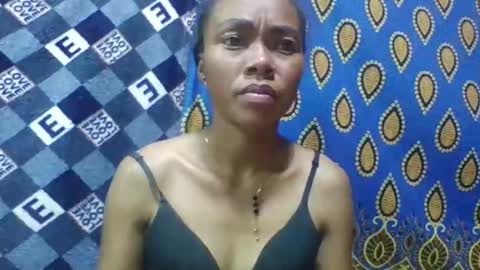 tahiryjosiah online show from October 18, 6:28 am