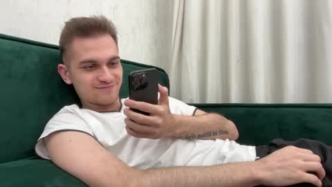 tai_fun online show from April 25, 5:09 am