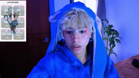 taichi online show from November 9, 8:00 pm