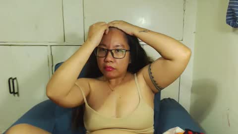Snapshot of takemetoheavenbaby chatting on October 25, 4:29 pm anne online show from October 25, 4:29 pm