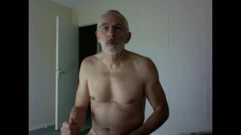 Snapshot of taliesin4321 chatting on October 22, 5:43 am Jack Pierrot online show from October 22, 5:43 am