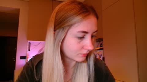  Kira  online show from January 19, 6:34 am